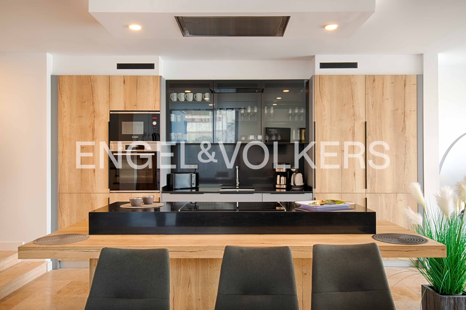 4 makuuhuone Huvila myytävänä paikassa Empuriabrava mukana uima-altaan 
autotalli - 1 300 000 € (Ref: 9005776)