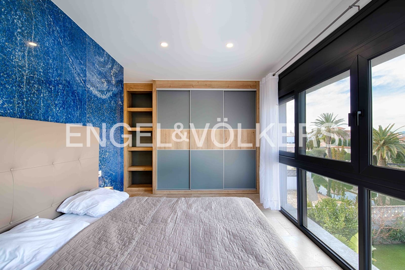 4 makuuhuone Huvila myytävänä paikassa Empuriabrava mukana uima-altaan 
autotalli - 1 300 000 € (Ref: 9005776)