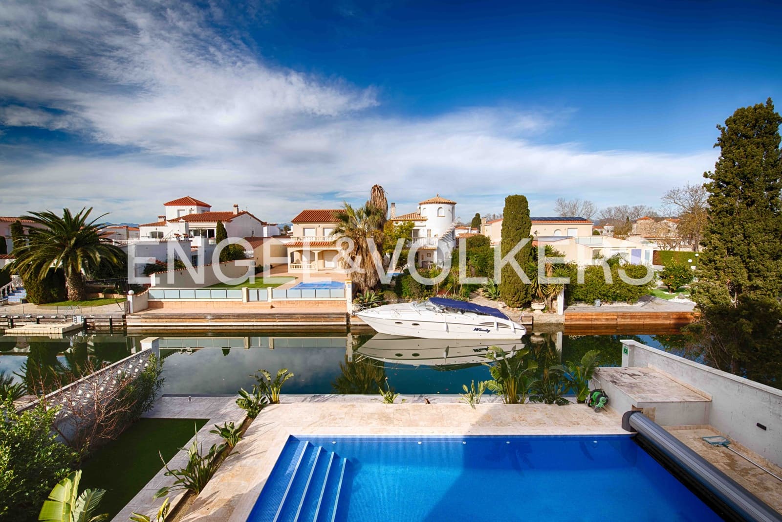 4 makuuhuone Huvila myytävänä paikassa Empuriabrava mukana uima-altaan 
autotalli - 1 300 000 € (Ref: 9005776)