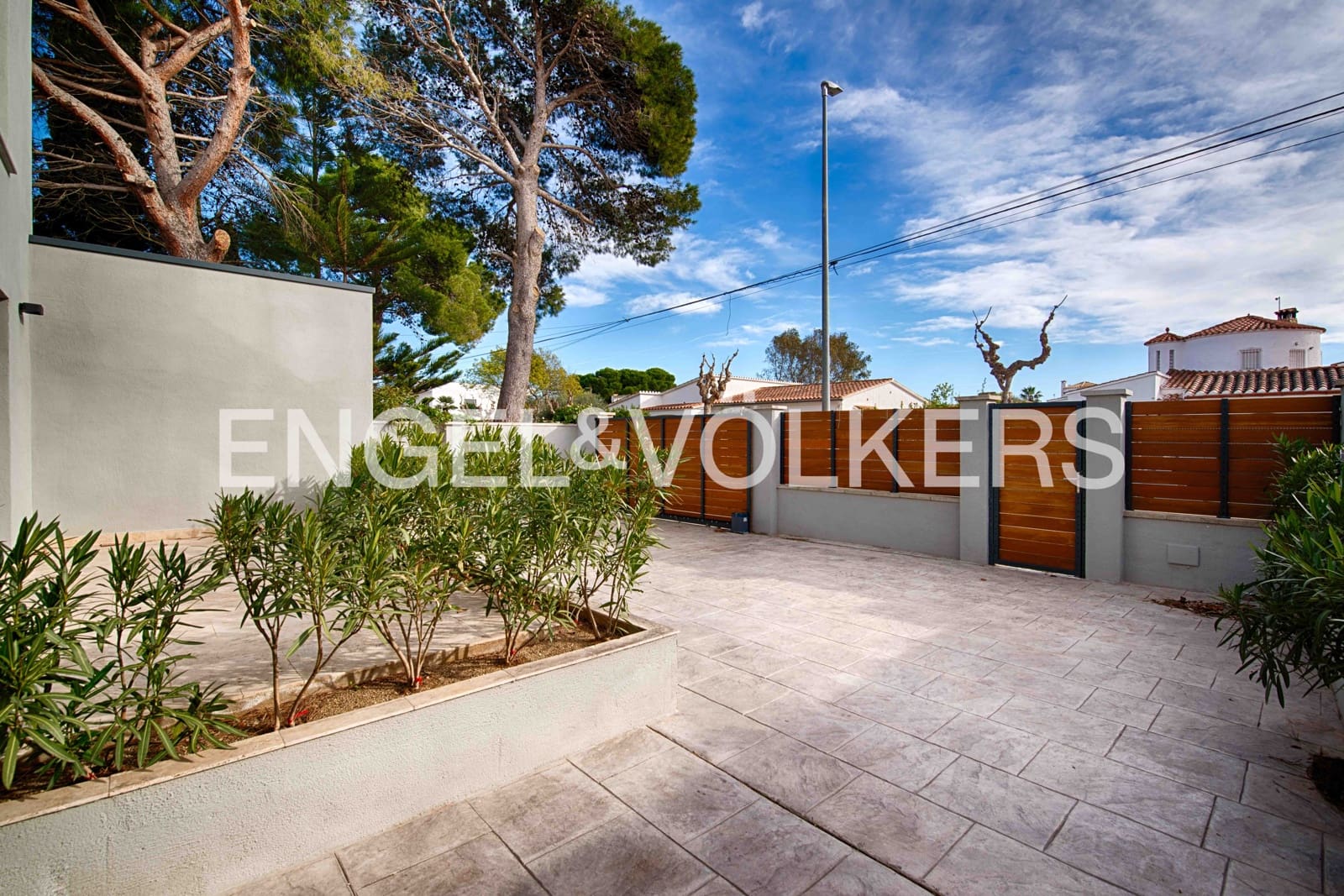 4 makuuhuone Huvila myytävänä paikassa Empuriabrava mukana uima-altaan 
autotalli - 1 300 000 € (Ref: 9005776)