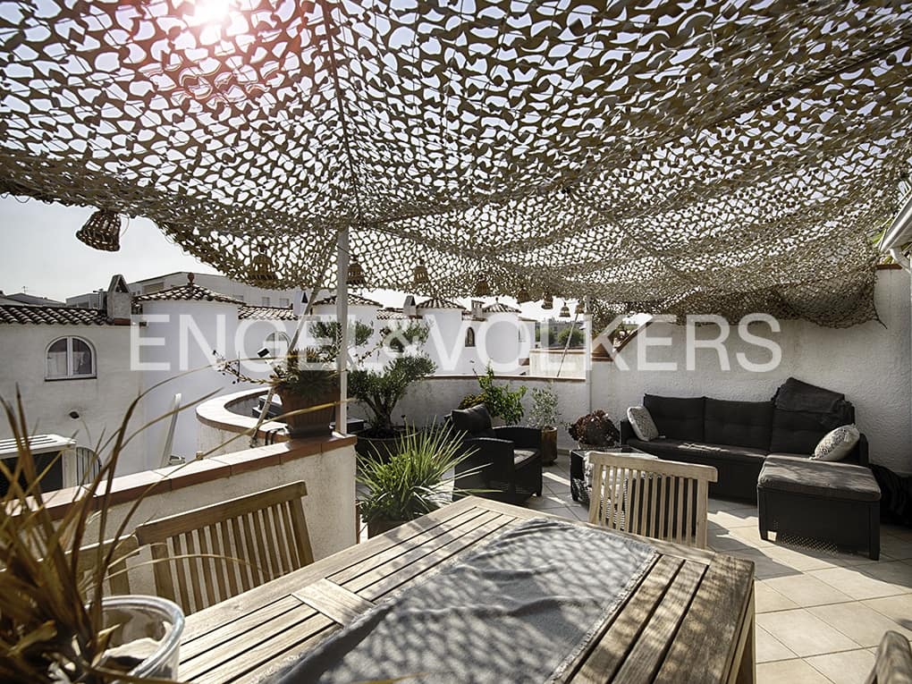 3 soveværelse Rækkehus til salg i Empuriabrava med garage - € 375.000 (Ref: 9005779)