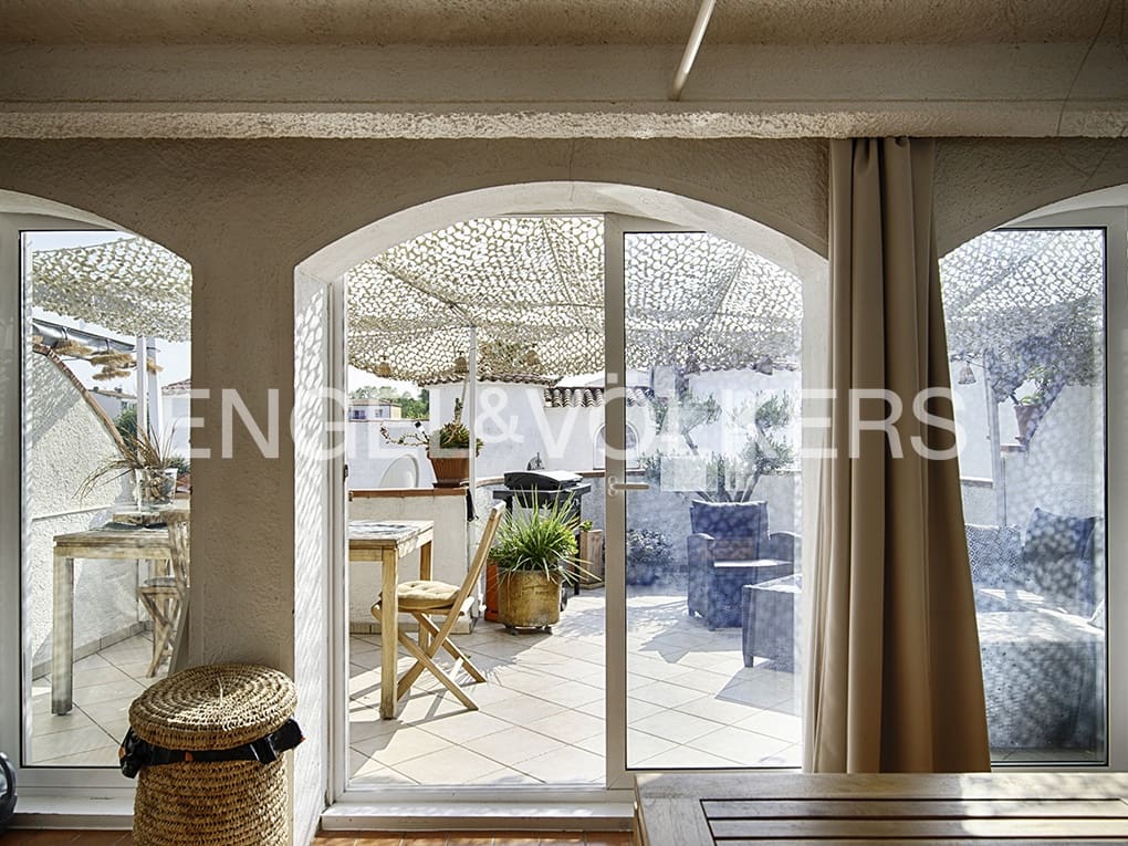 3 soveværelse Rækkehus til salg i Empuriabrava med garage - € 375.000 (Ref: 9005779)