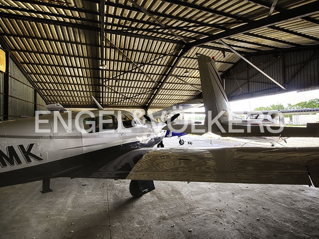 Erhverv til salg i Empuriabrava med garage - € 430.000 (Ref: 9005782)