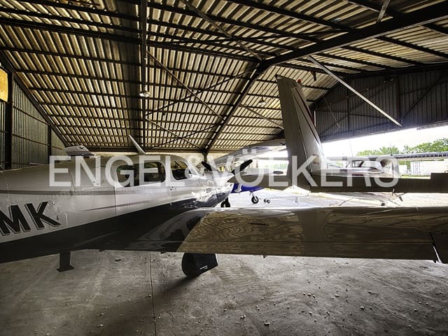 Erhverv til salg i Empuriabrava, Castelló d'Empúries med garage - € 430.000 (Ref: 9005782)