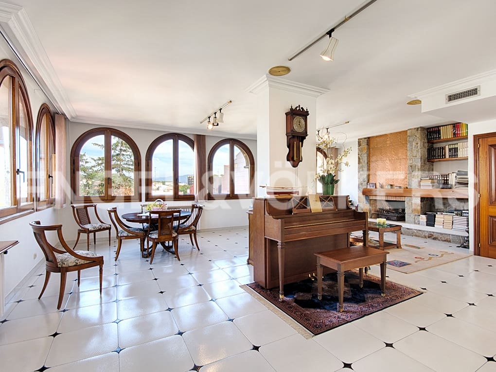 3 soveværelse Rækkehus til salg i Figueres med swimmingpool garage - € 1.200.000 (Ref: 9005783)