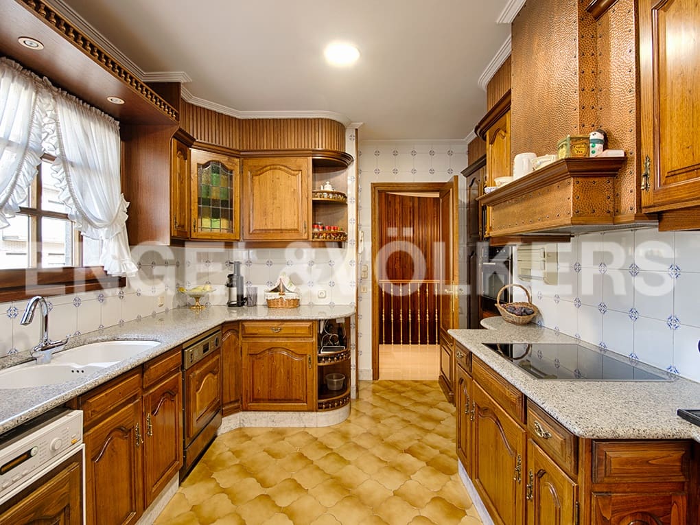 3 soveværelse Rækkehus til salg i Figueres med swimmingpool garage - € 1.200.000 (Ref: 9005783)