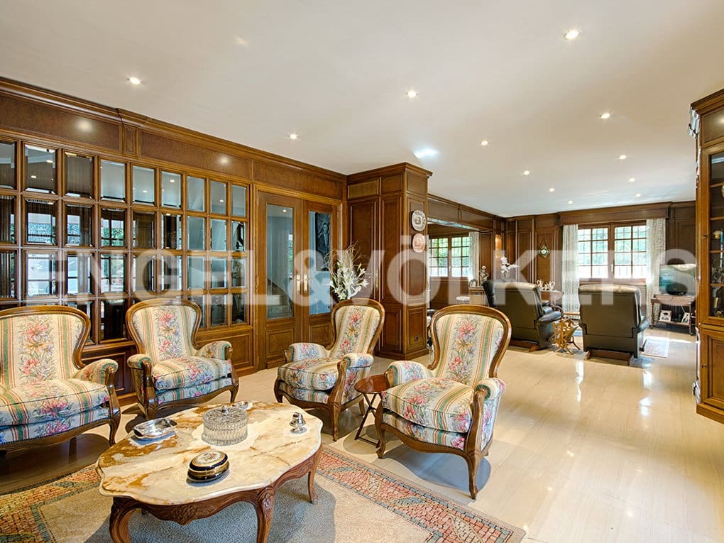 3 sovrum Radhus till salu i Figueres med pool garage - 1 200 000 € (Ref: 9005783)
