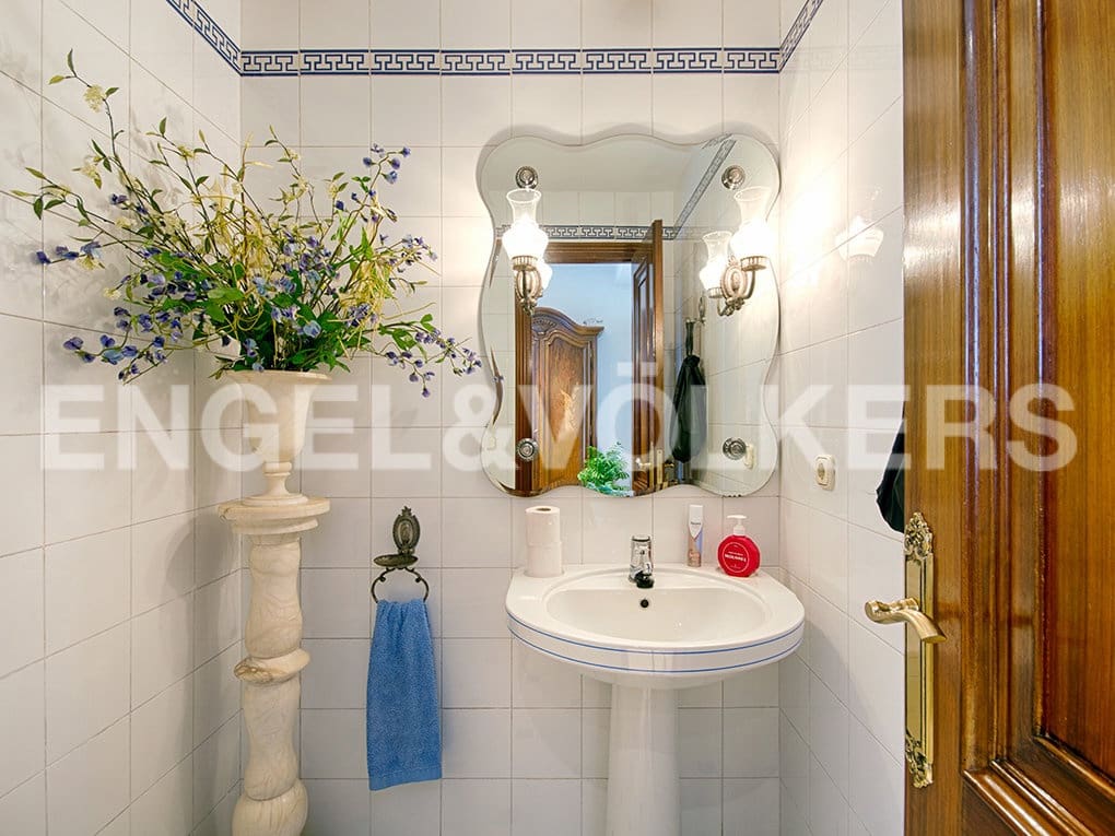 3 sovrum Radhus till salu i Figueres med pool garage - 1 200 000 € (Ref: 9005783)