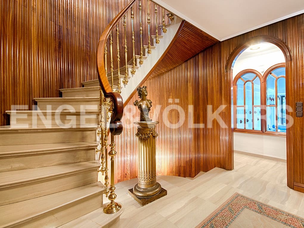 3 sovrum Radhus till salu i Figueres med pool garage - 1 200 000 € (Ref: 9005783)