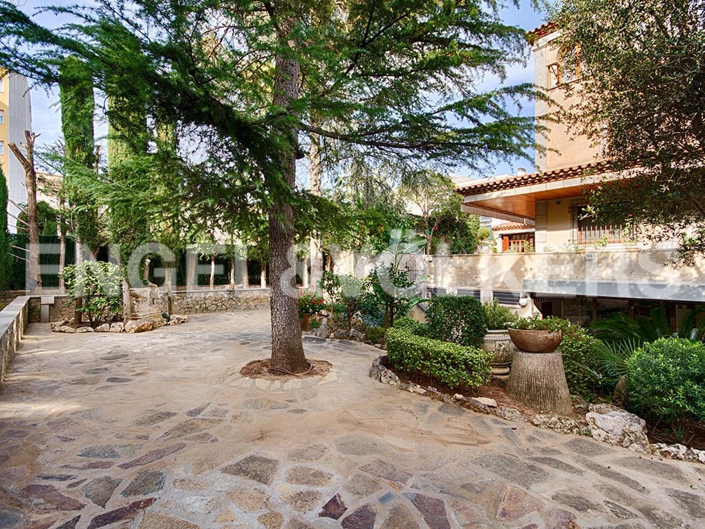 3 sovrum Radhus till salu i Figueres med pool garage - 1 200 000 € (Ref: 9005783)