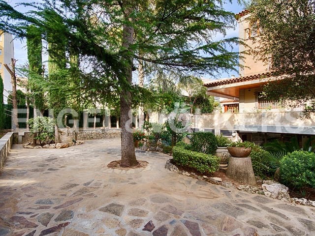 3 slaapkamer Rijtjeshuis te koop in Figueres met zwembad garage - € 1.200.000 (Ref: 9005783)