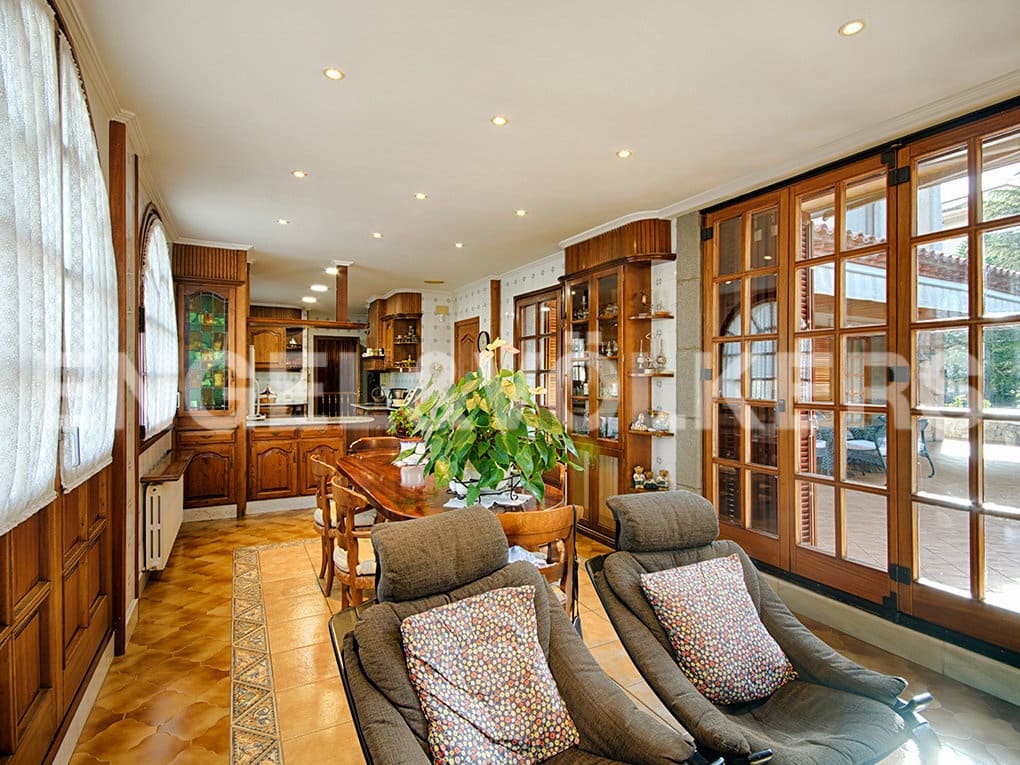 3 sovrum Radhus till salu i Figueres med pool garage - 1 200 000 € (Ref: 9005783)