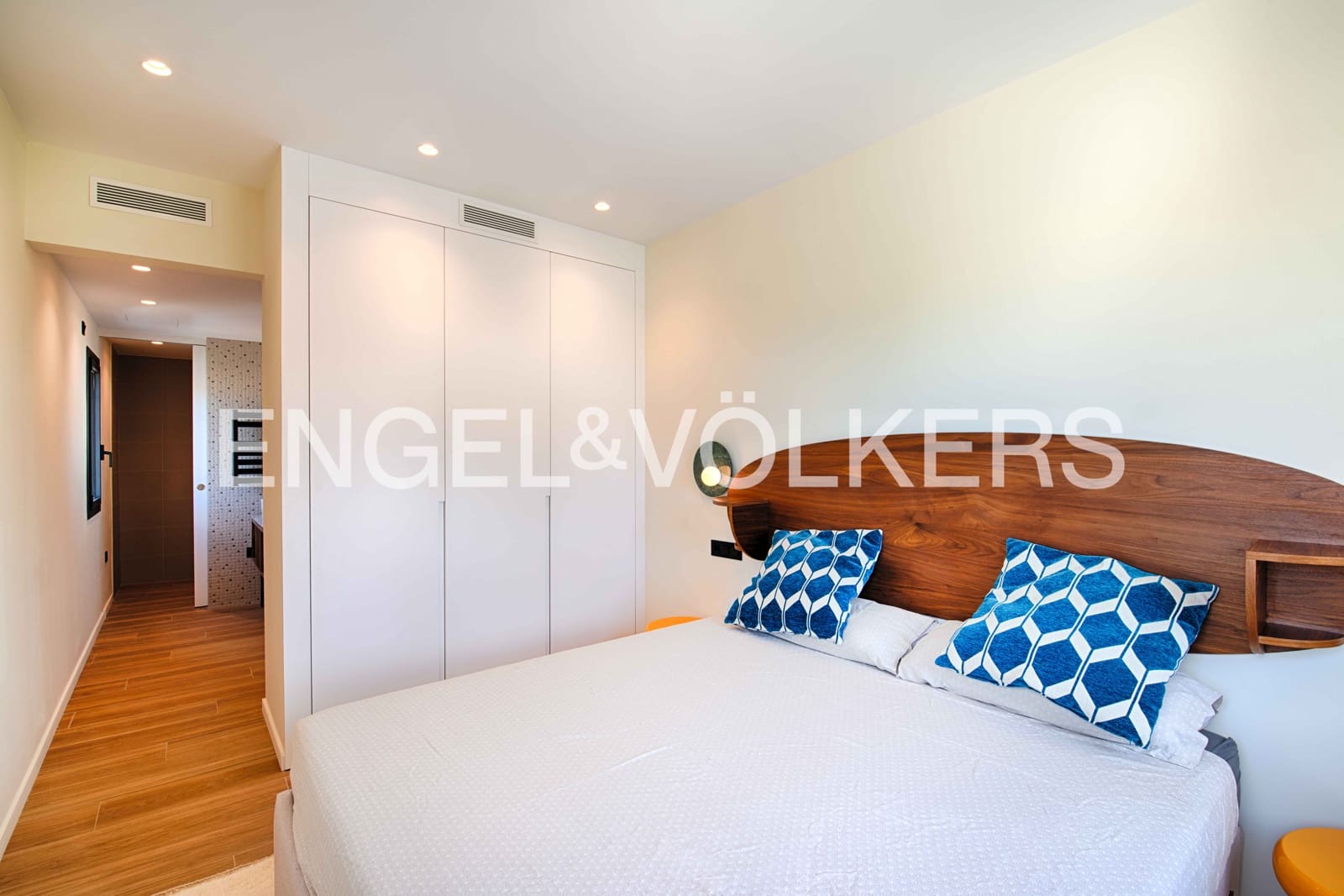 4 soveværelse Villa til salg i Empuriabrava med swimmingpool garage - € 1.450.000 (Ref: 9005785)