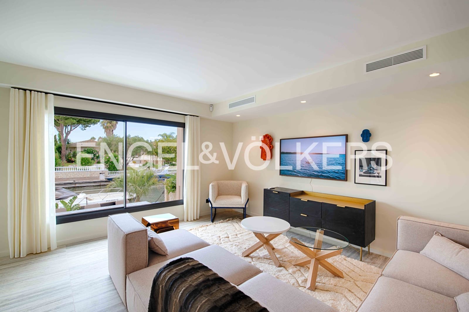 4 soveværelse Villa til salg i Empuriabrava med swimmingpool garage - € 1.450.000 (Ref: 9005785)