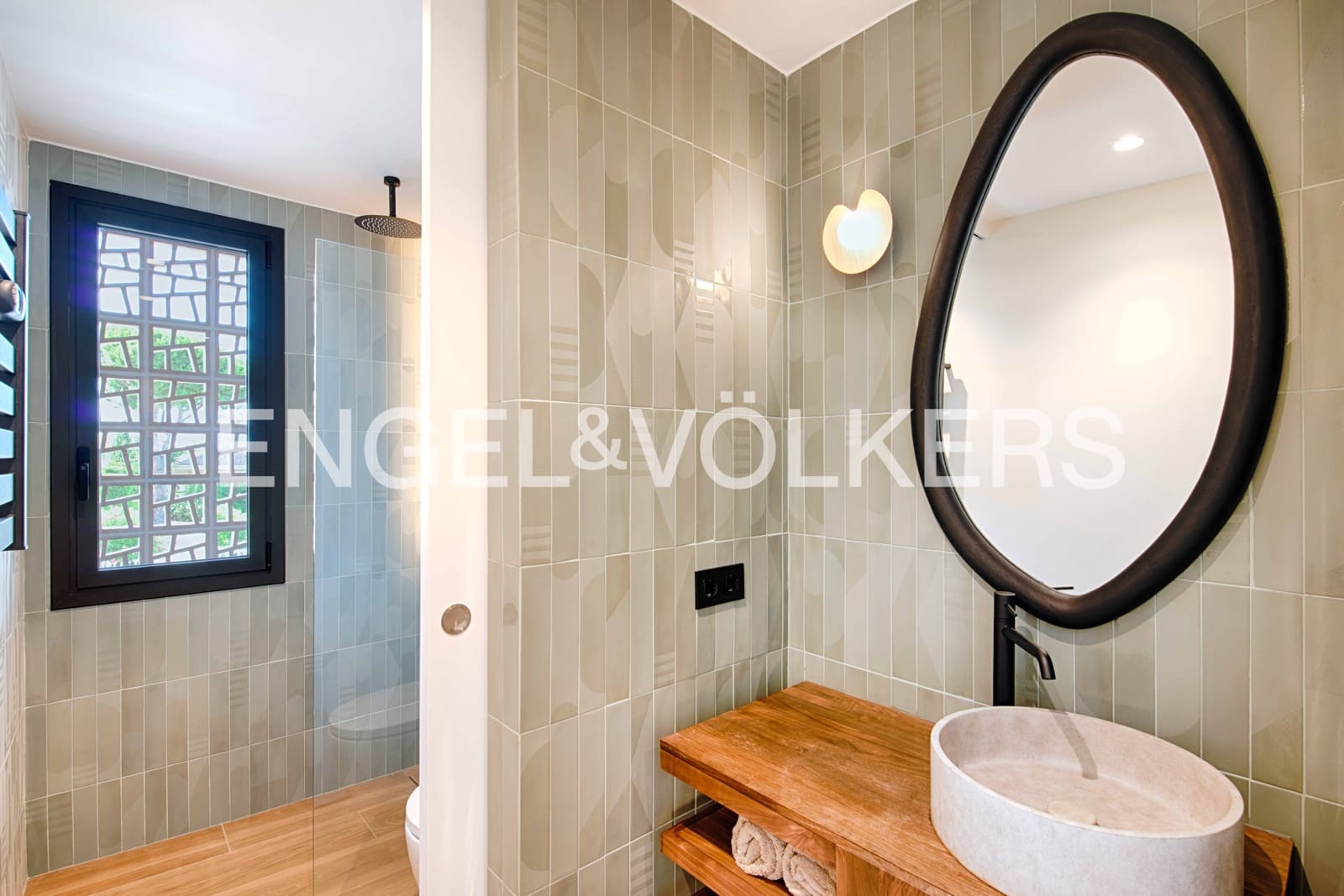 4 soveværelse Villa til salg i Empuriabrava med swimmingpool garage - € 1.450.000 (Ref: 9005785)