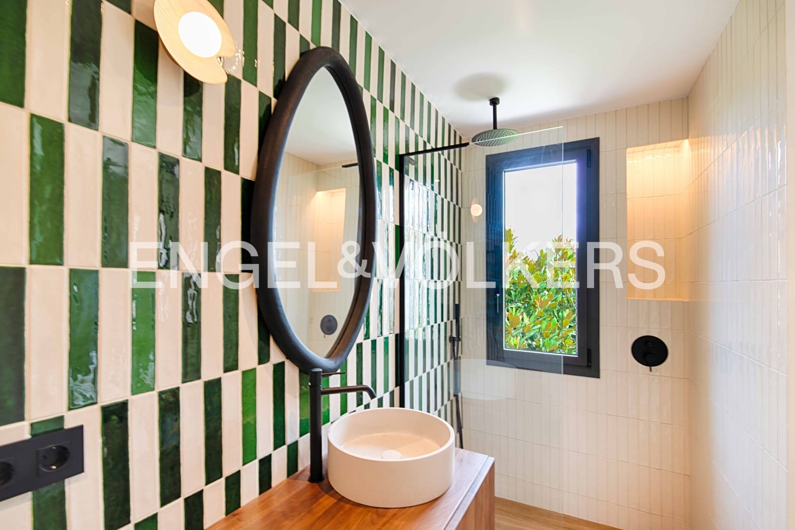 4 soveværelse Villa til salg i Empuriabrava med swimmingpool garage - € 1.450.000 (Ref: 9005785)