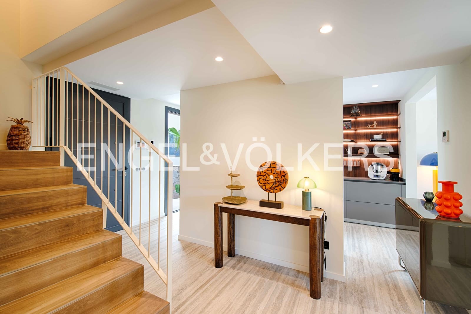 4 soveværelse Villa til salg i Empuriabrava med swimmingpool garage - € 1.450.000 (Ref: 9005785)