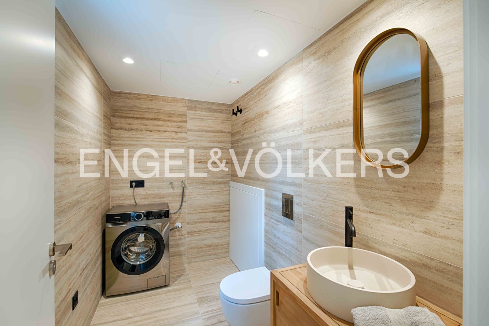 4 soveværelse Villa til salg i Empuriabrava med swimmingpool garage - € 1.450.000 (Ref: 9005785)