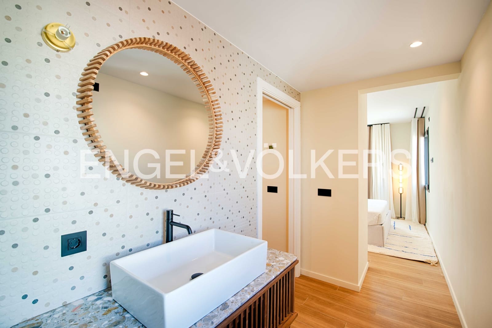 4 soveværelse Villa til salg i Empuriabrava med swimmingpool garage - € 1.450.000 (Ref: 9005785)