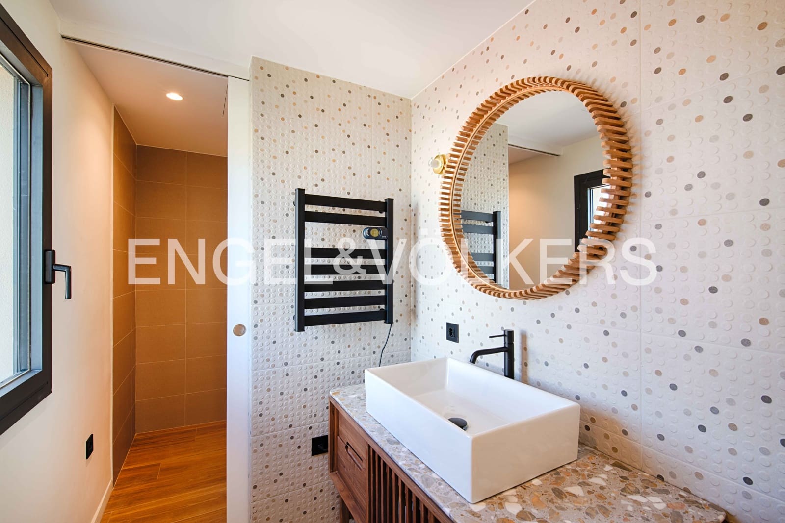 4 soveværelse Villa til salg i Empuriabrava med swimmingpool garage - € 1.450.000 (Ref: 9005785)