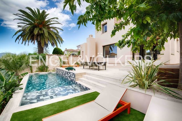 4 makuuhuone Huvila myytävänä paikassa Empuriabrava, Castelló d'Empúries mukana uima-altaan 
autotalli - 1 450 000 € (Ref: 9005785)