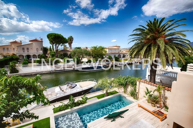 4 Zimmer Villa zu verkaufen in Empuriabrava, Castelló d'Empúries mit Pool Garage - 1.450.000 € (Ref: 9005785)