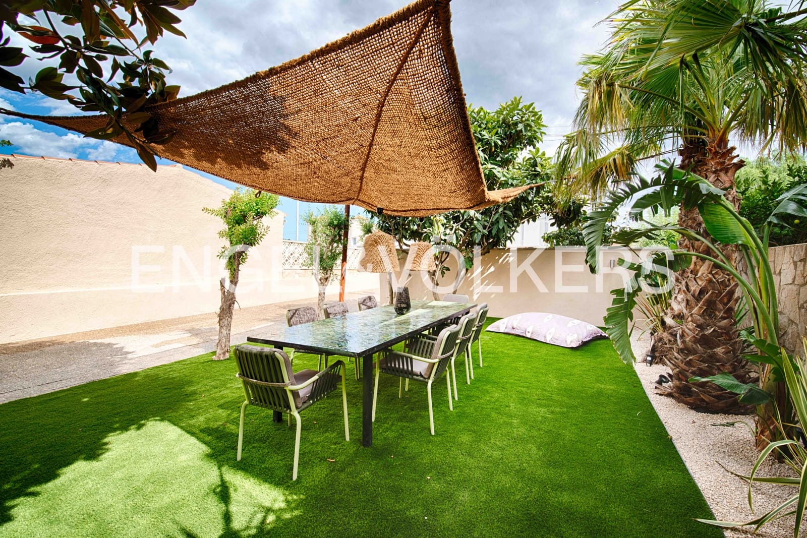 4 soveværelse Villa til salg i Empuriabrava med swimmingpool garage - € 1.450.000 (Ref: 9005785)