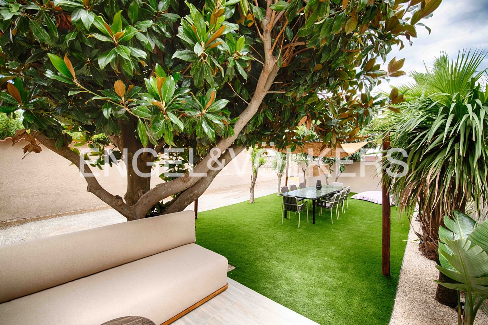 4 soveværelse Villa til salg i Empuriabrava med swimmingpool garage - € 1.450.000 (Ref: 9005785)