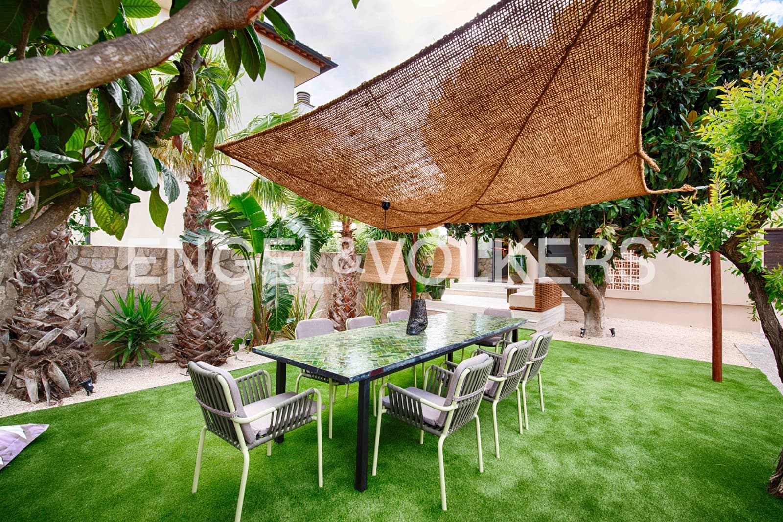 4 soveværelse Villa til salg i Empuriabrava med swimmingpool garage - € 1.450.000 (Ref: 9005785)