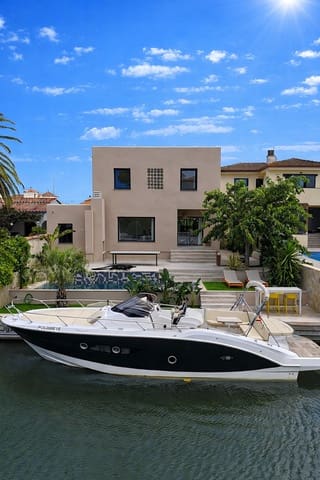 4 slaapkamer Villa te koop in Empuriabrava, Castelló d'Empúries met zwembad garage - € 1.450.000 (Ref: 9005785)