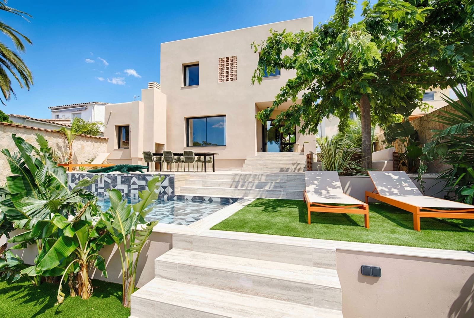 4 soverom Villa til salgs i Empuriabrava med svømmebasseng garasje - € 1 450 000 (Ref: 9005785)