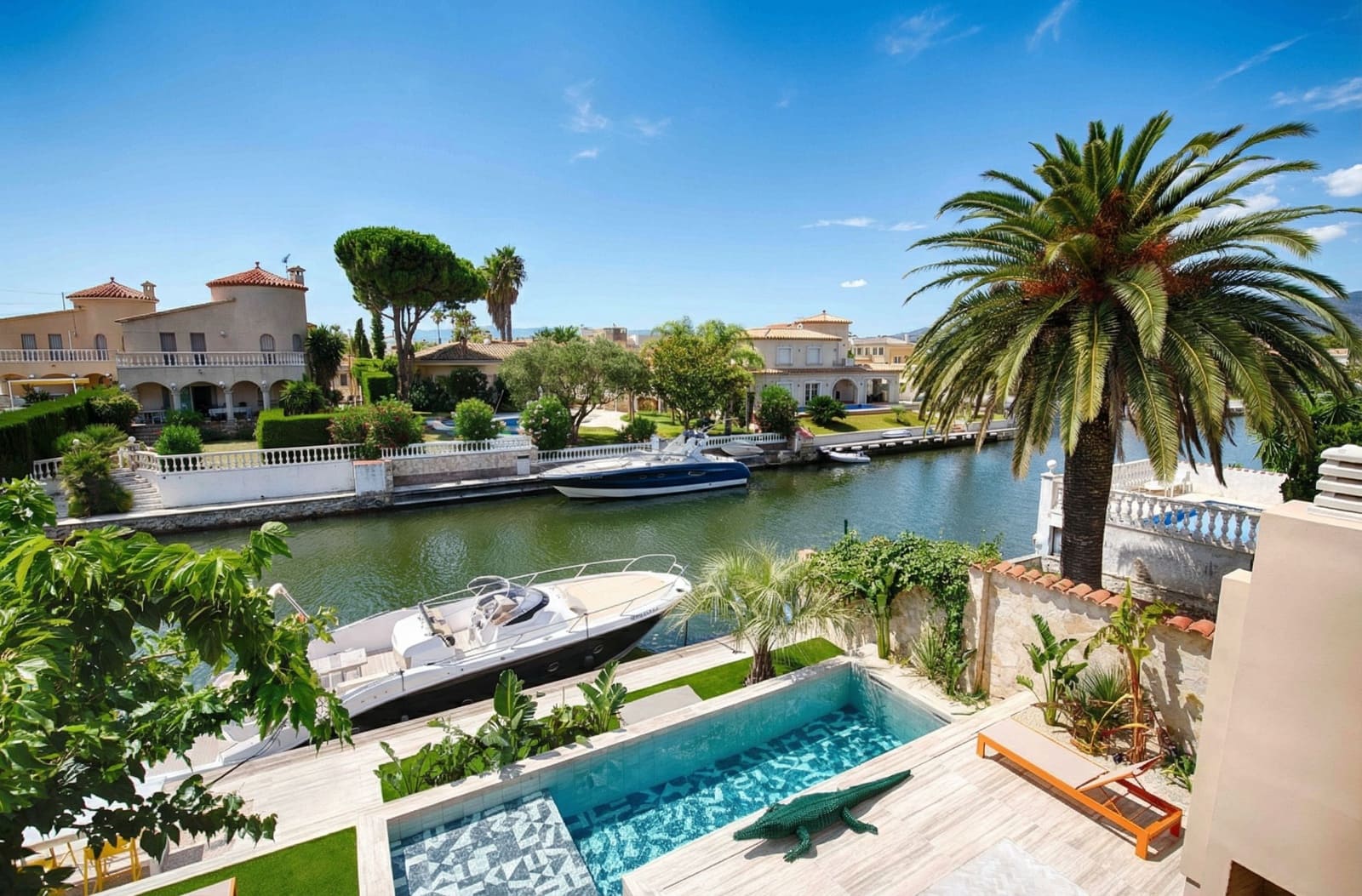 4 soverom Villa til salgs i Empuriabrava med svømmebasseng garasje - € 1 450 000 (Ref: 9005785)