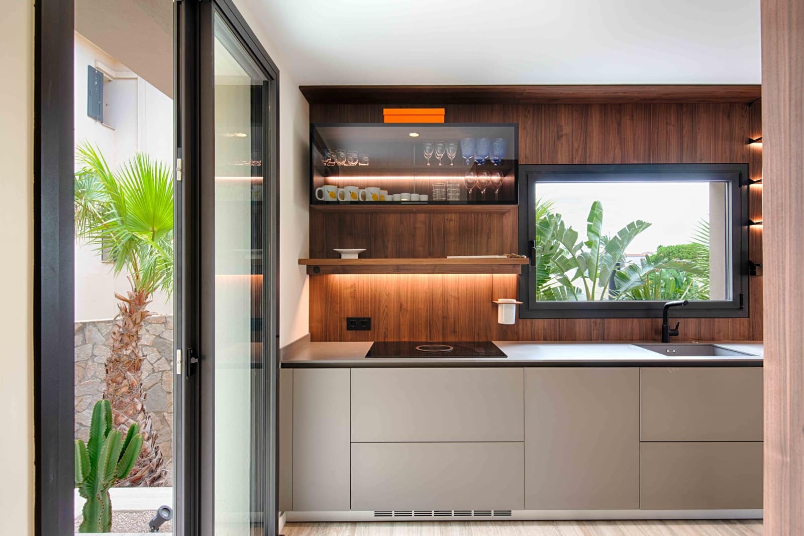 4 soverom Villa til salgs i Empuriabrava med svømmebasseng garasje - € 1 450 000 (Ref: 9005785)