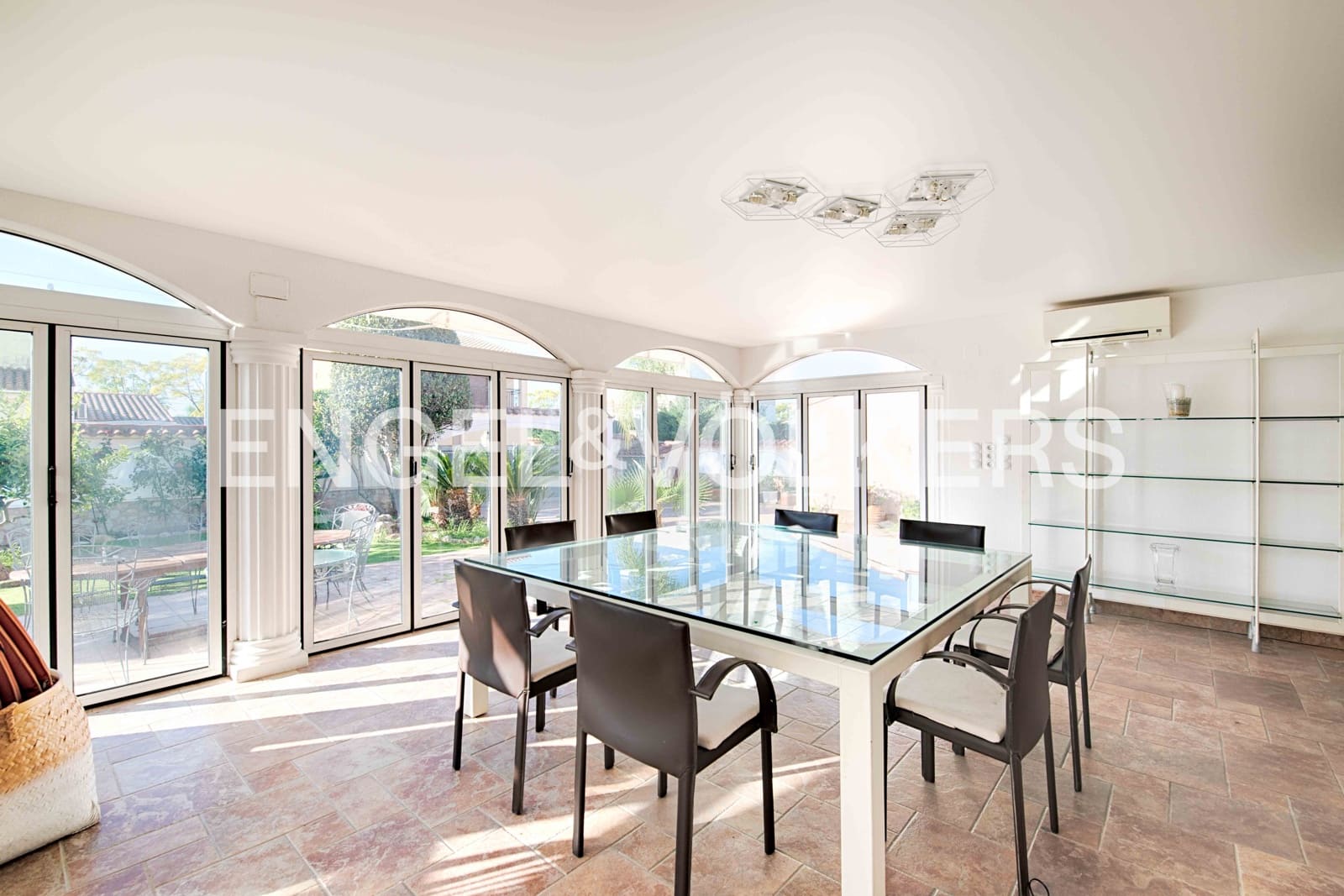 4 soveværelse Villa til salg i Empuriabrava med swimmingpool garage - € 670.000 (Ref: 9005787)