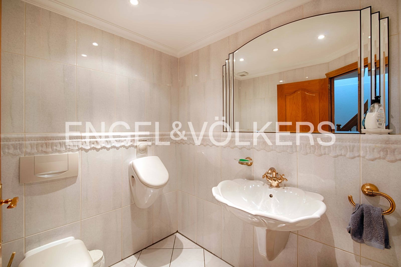 4 soveværelse Villa til salg i Empuriabrava med swimmingpool garage - € 670.000 (Ref: 9005787)