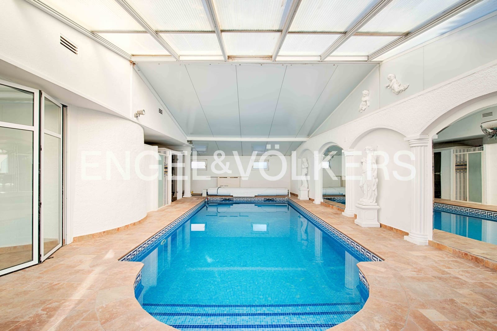 4 soveværelse Villa til salg i Empuriabrava med swimmingpool garage - € 670.000 (Ref: 9005787)