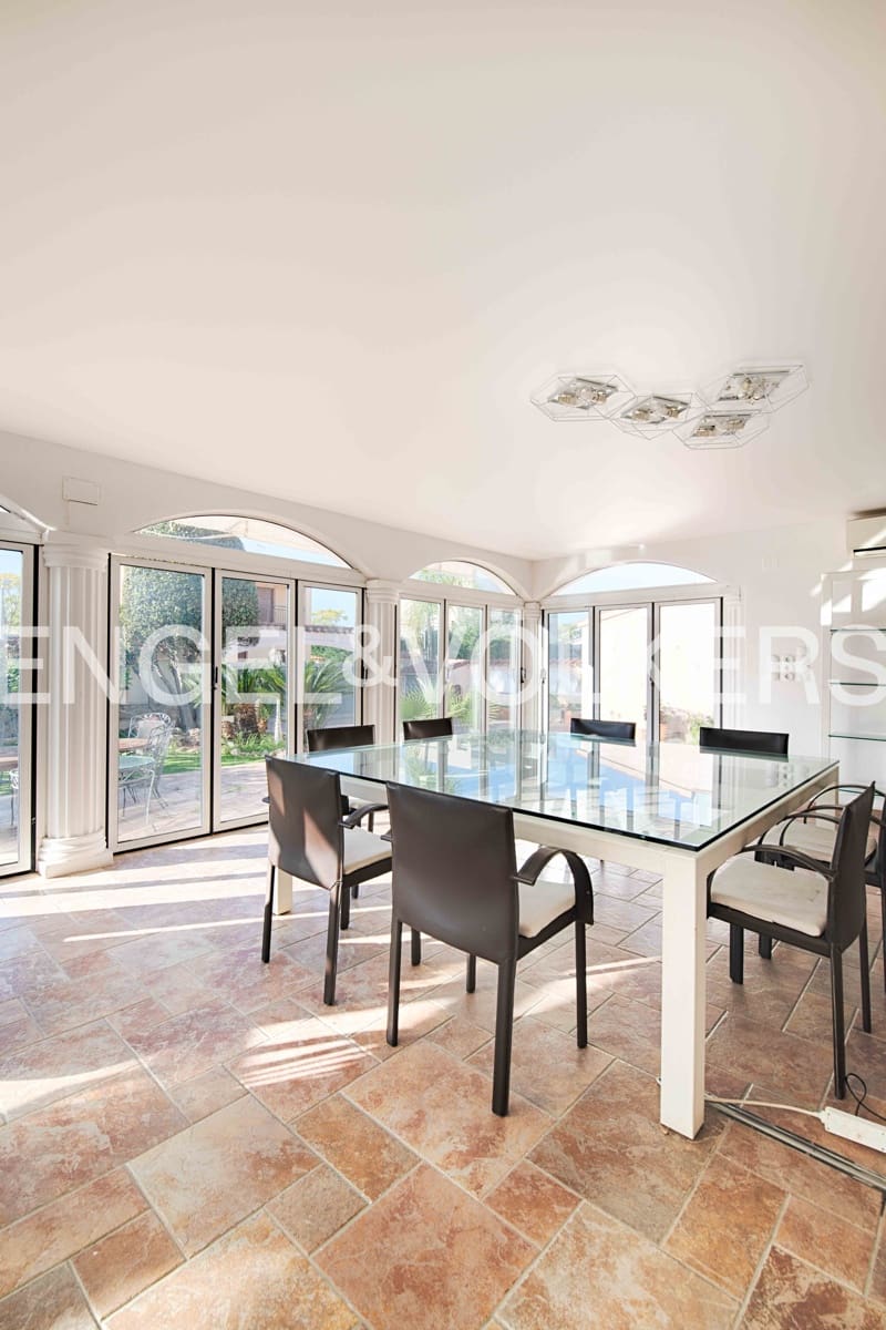 4 soveværelse Villa til salg i Empuriabrava med swimmingpool garage - € 670.000 (Ref: 9005787)