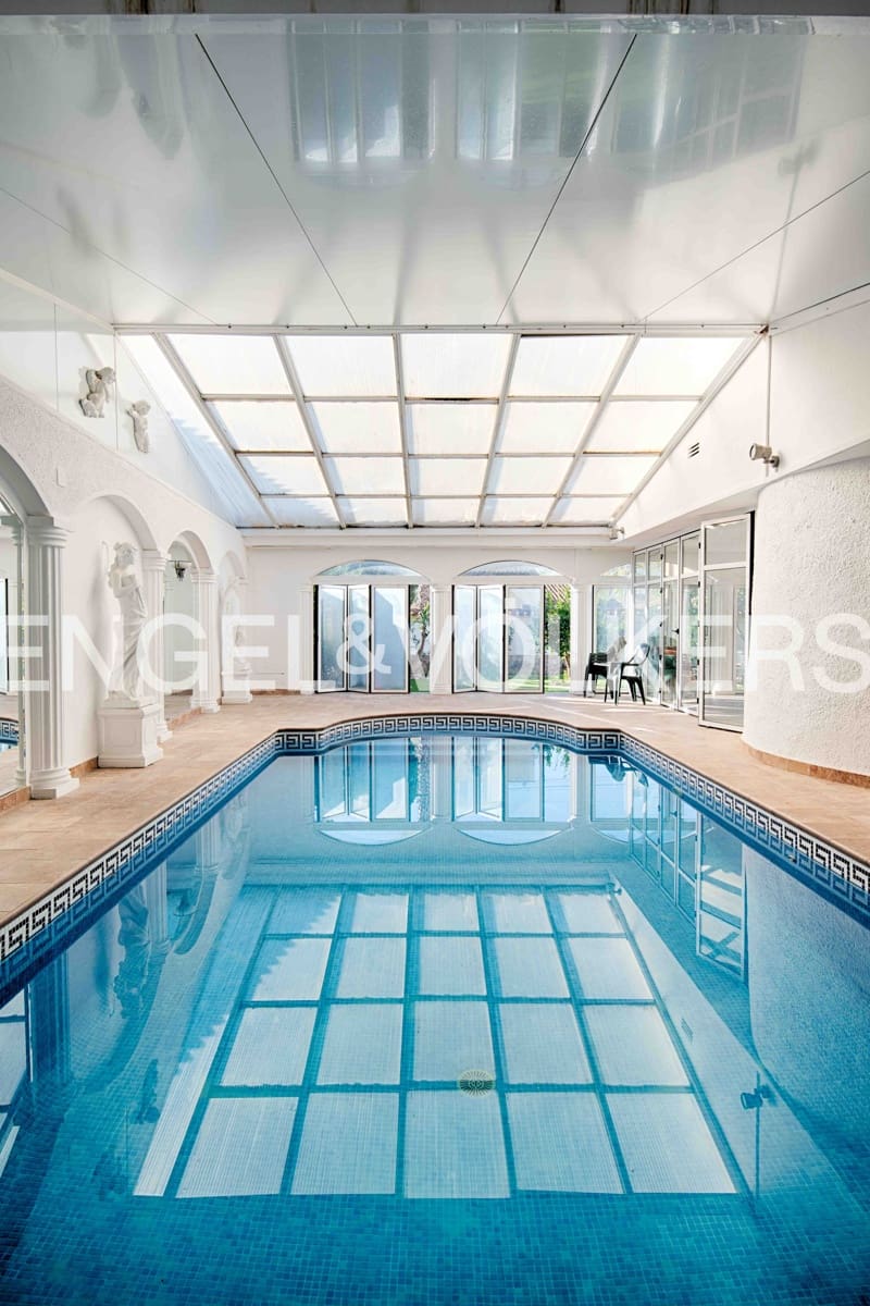 4 soveværelse Villa til salg i Empuriabrava med swimmingpool garage - € 670.000 (Ref: 9005787)