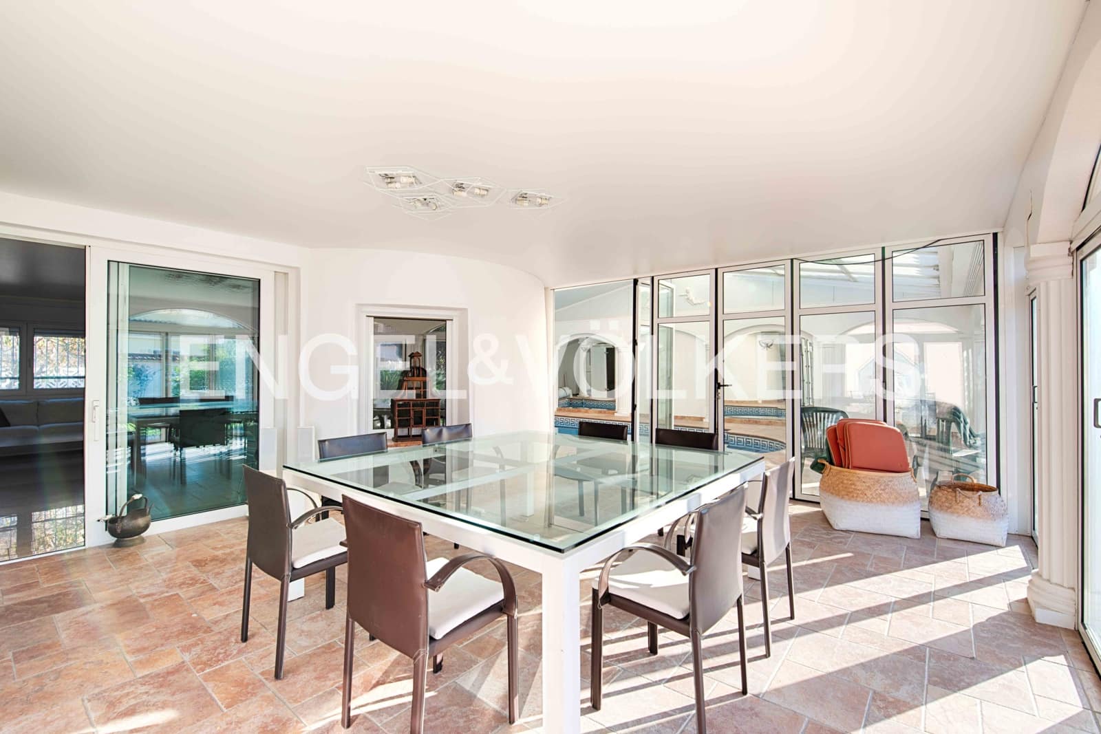 4 soveværelse Villa til salg i Empuriabrava med swimmingpool garage - € 670.000 (Ref: 9005787)