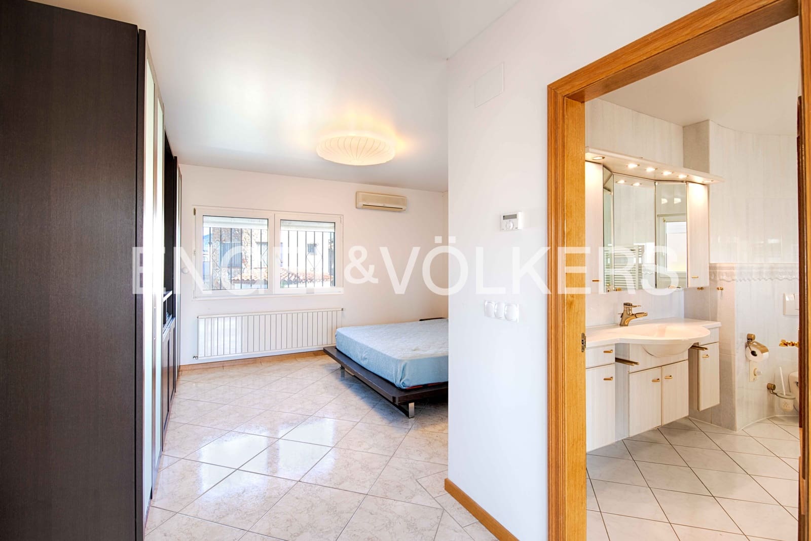 4 soveværelse Villa til salg i Empuriabrava med swimmingpool garage - € 670.000 (Ref: 9005787)