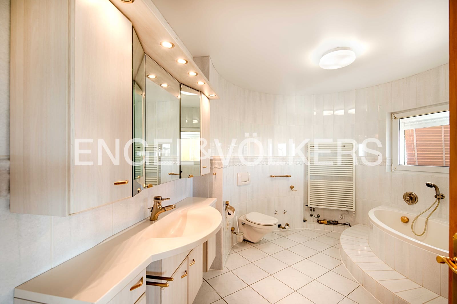 4 soveværelse Villa til salg i Empuriabrava med swimmingpool garage - € 670.000 (Ref: 9005787)