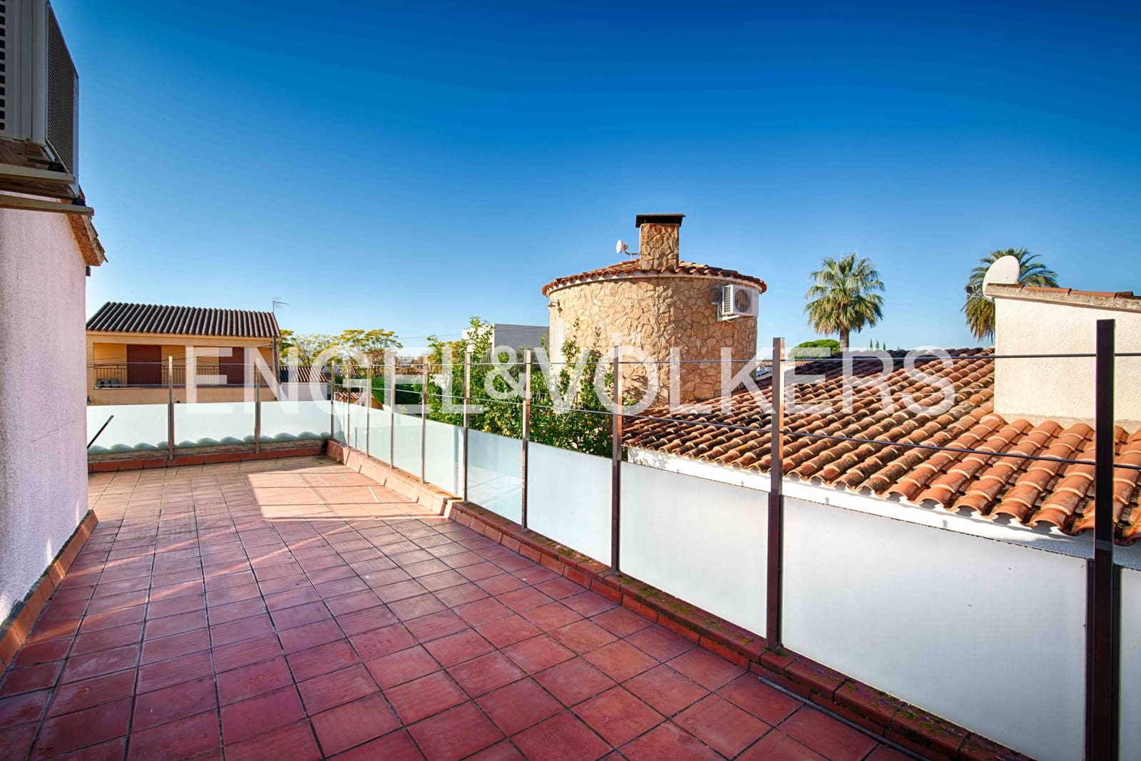 4 soveværelse Villa til salg i Empuriabrava med swimmingpool garage - € 670.000 (Ref: 9005787)