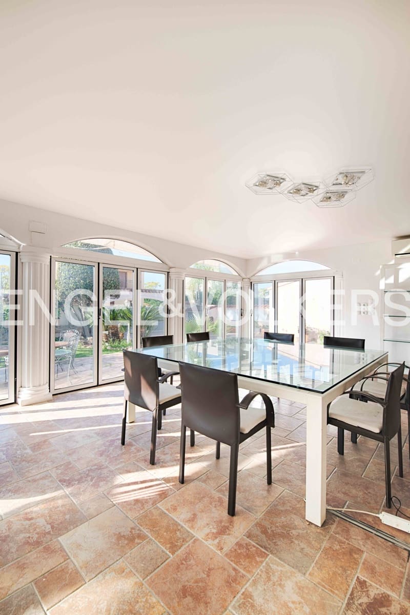 4 slaapkamer Villa te koop in Empuriabrava met zwembad garage - € 670.000 (Ref: 9005787)