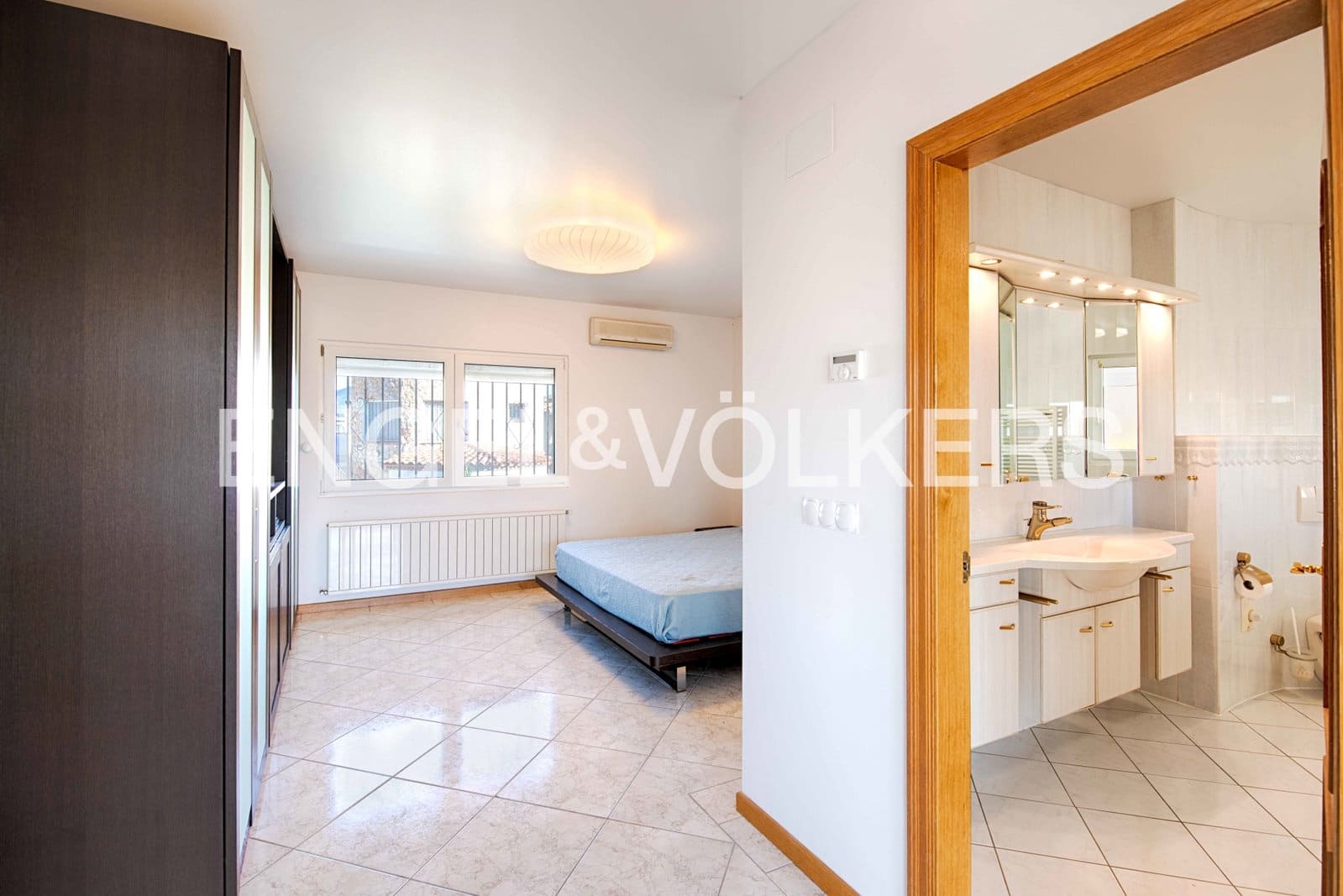 4 slaapkamer Villa te koop in Empuriabrava met zwembad garage - € 670.000 (Ref: 9005787)