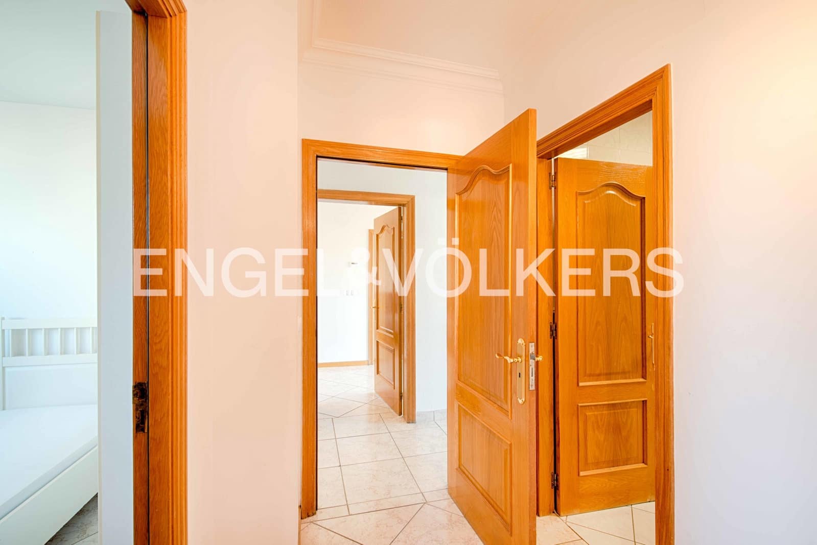 4 slaapkamer Villa te koop in Empuriabrava met zwembad garage - € 670.000 (Ref: 9005787)
