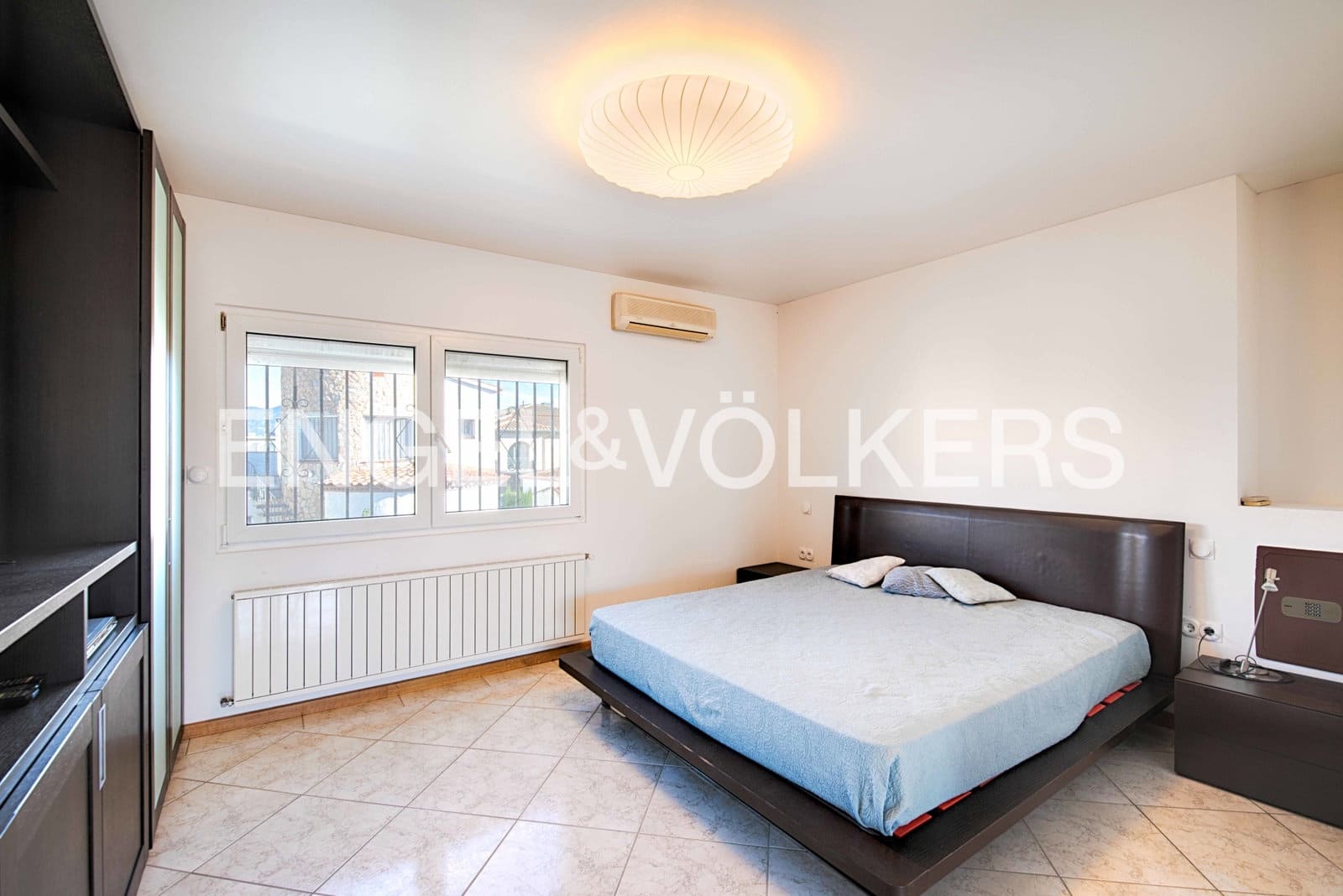 4 slaapkamer Villa te koop in Empuriabrava met zwembad garage - € 670.000 (Ref: 9005787)