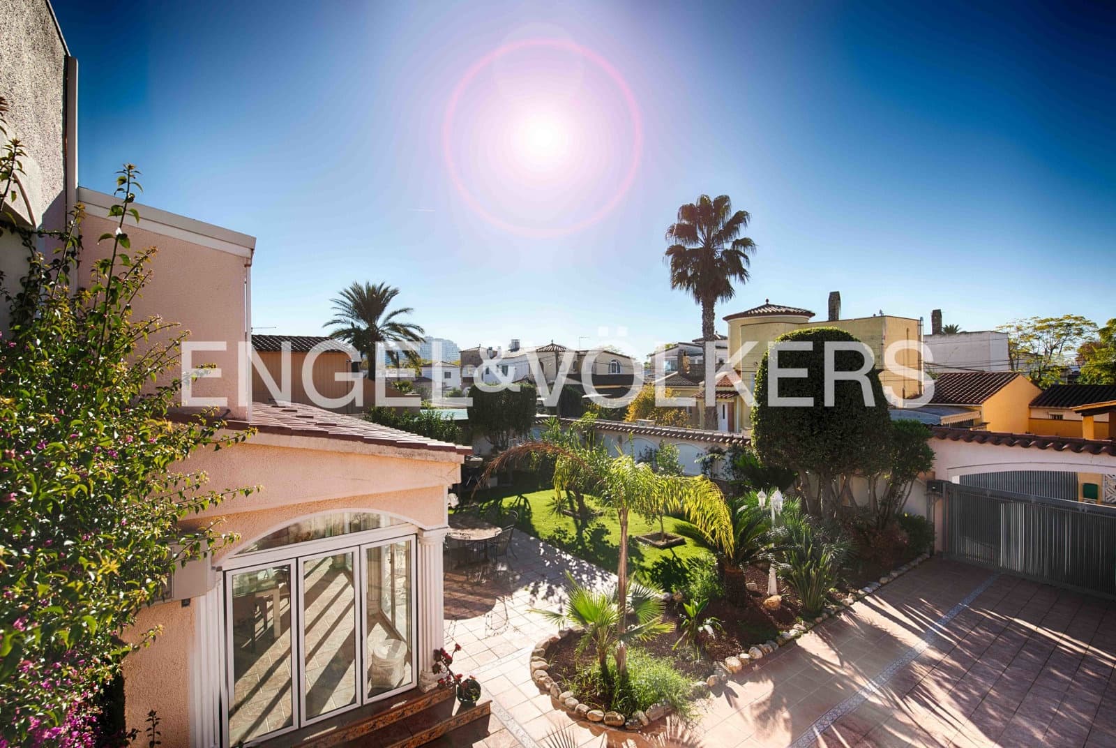 4 slaapkamer Villa te koop in Empuriabrava met zwembad garage - € 670.000 (Ref: 9005787)