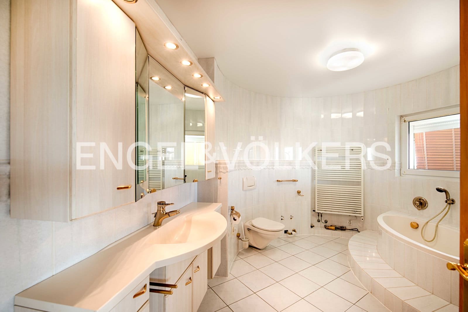 4 slaapkamer Villa te koop in Empuriabrava met zwembad garage - € 670.000 (Ref: 9005787)