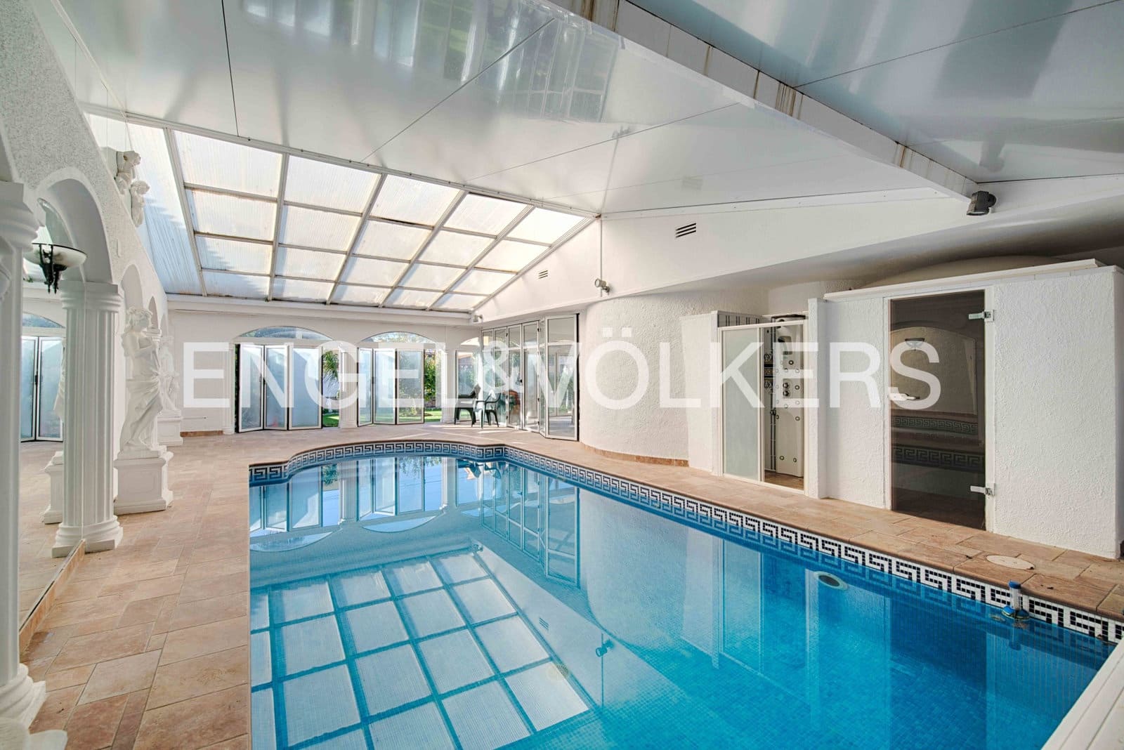4 slaapkamer Villa te koop in Empuriabrava met zwembad garage - € 670.000 (Ref: 9005787)