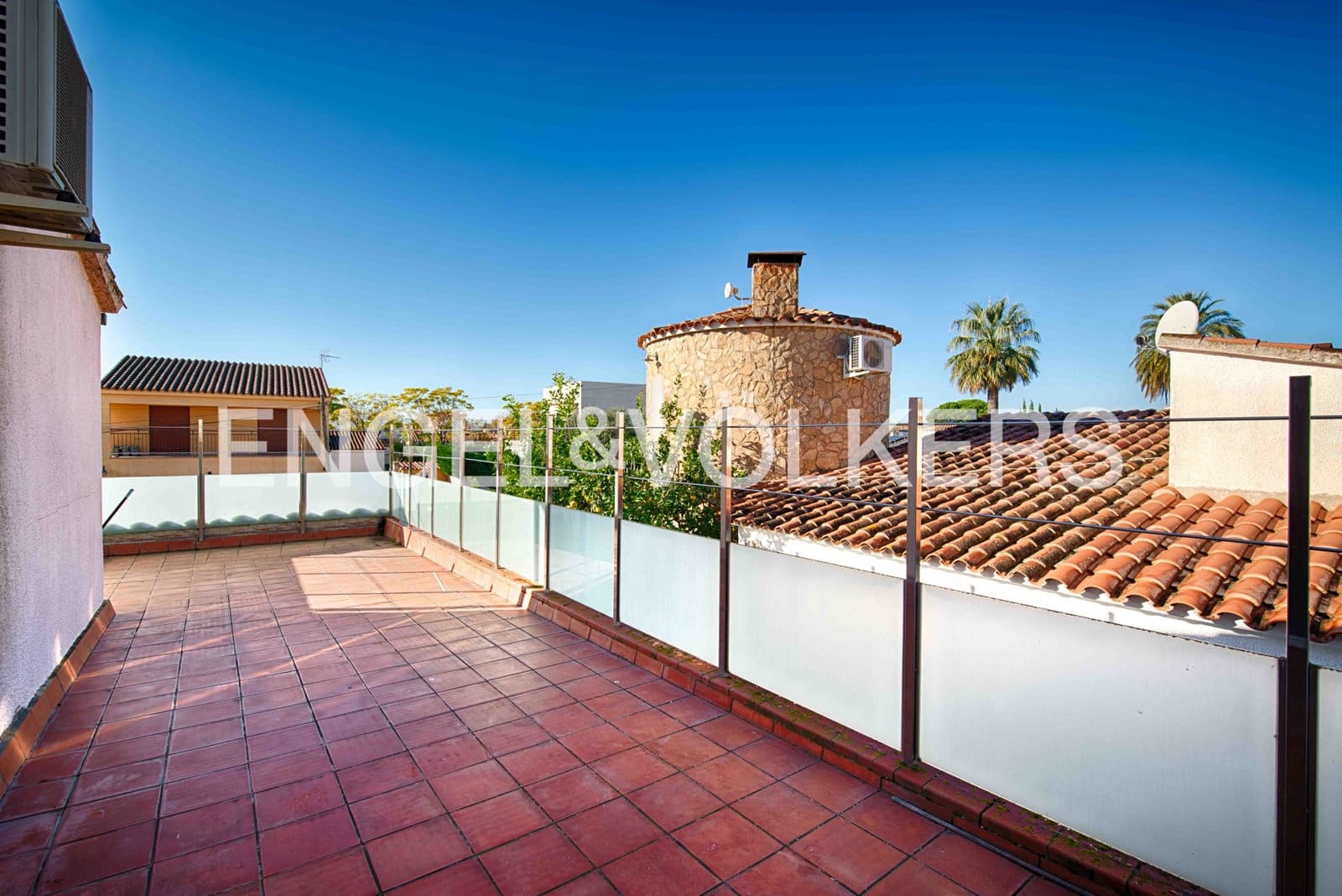 4 slaapkamer Villa te koop in Empuriabrava met zwembad garage - € 670.000 (Ref: 9005787)